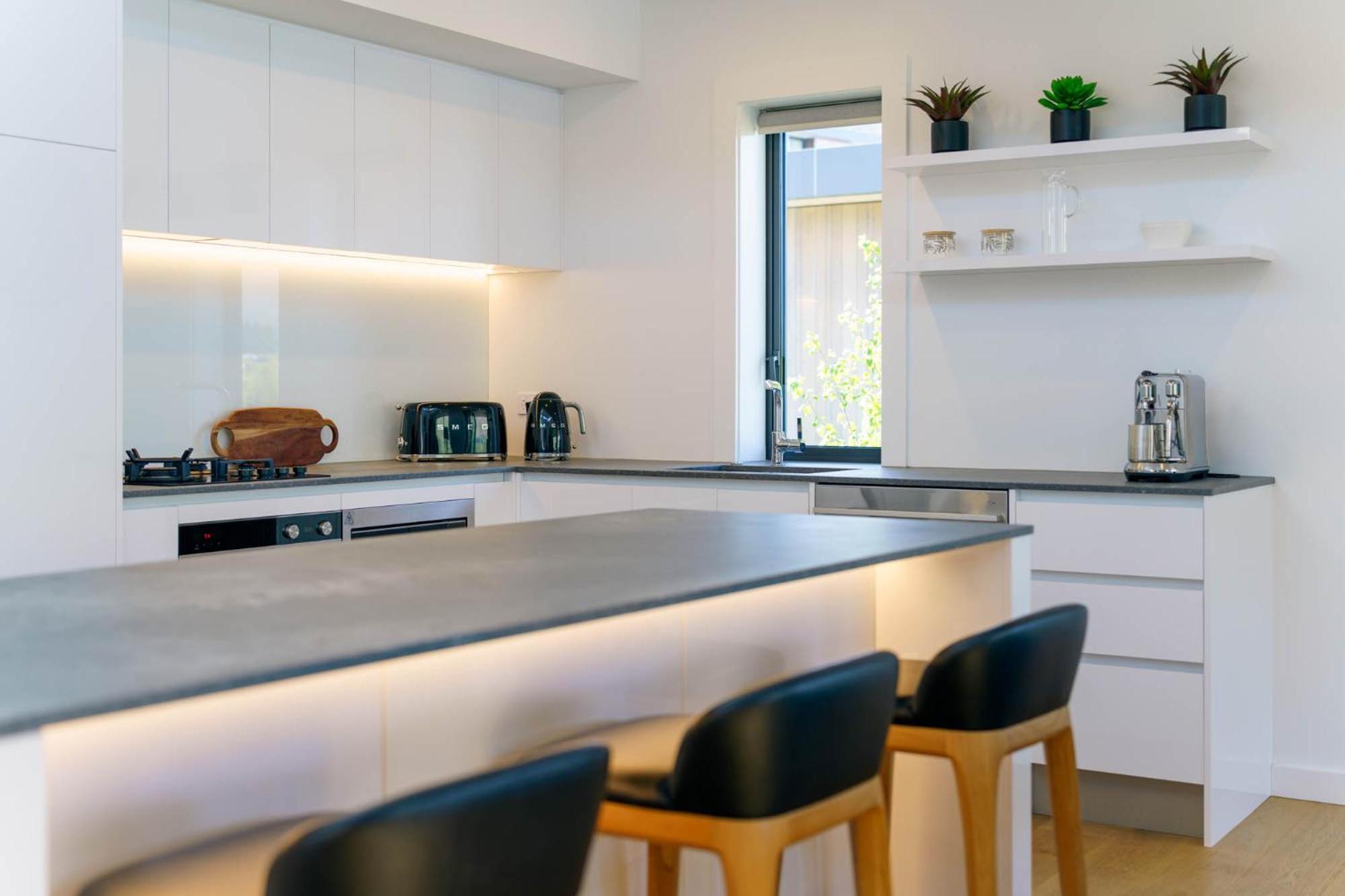 Marina Terrace Apartments, Wanaka Exteriör bild