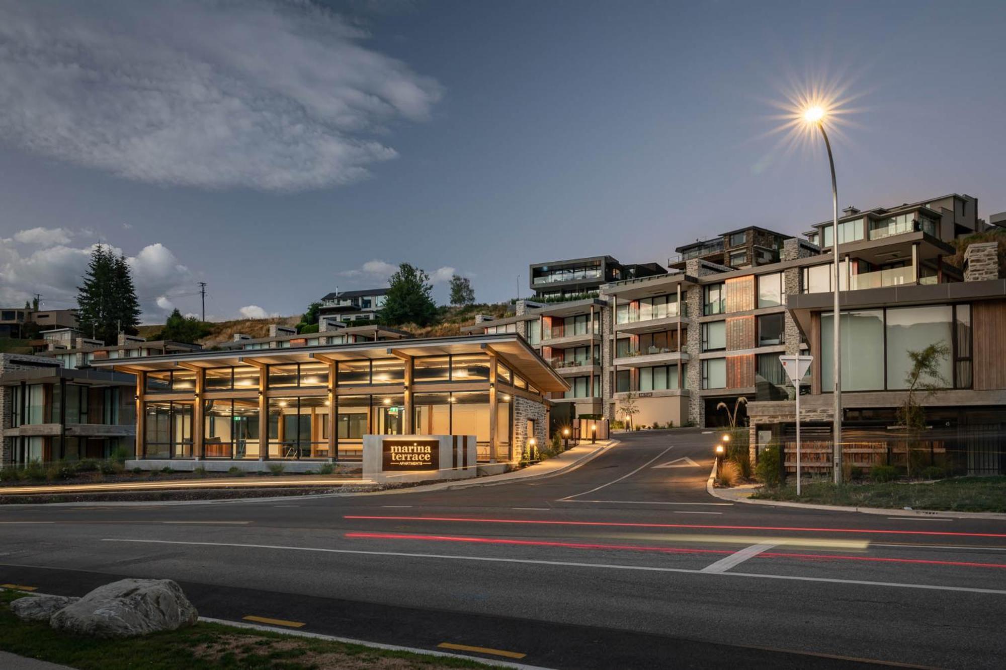 Marina Terrace Apartments, Wanaka Exteriör bild