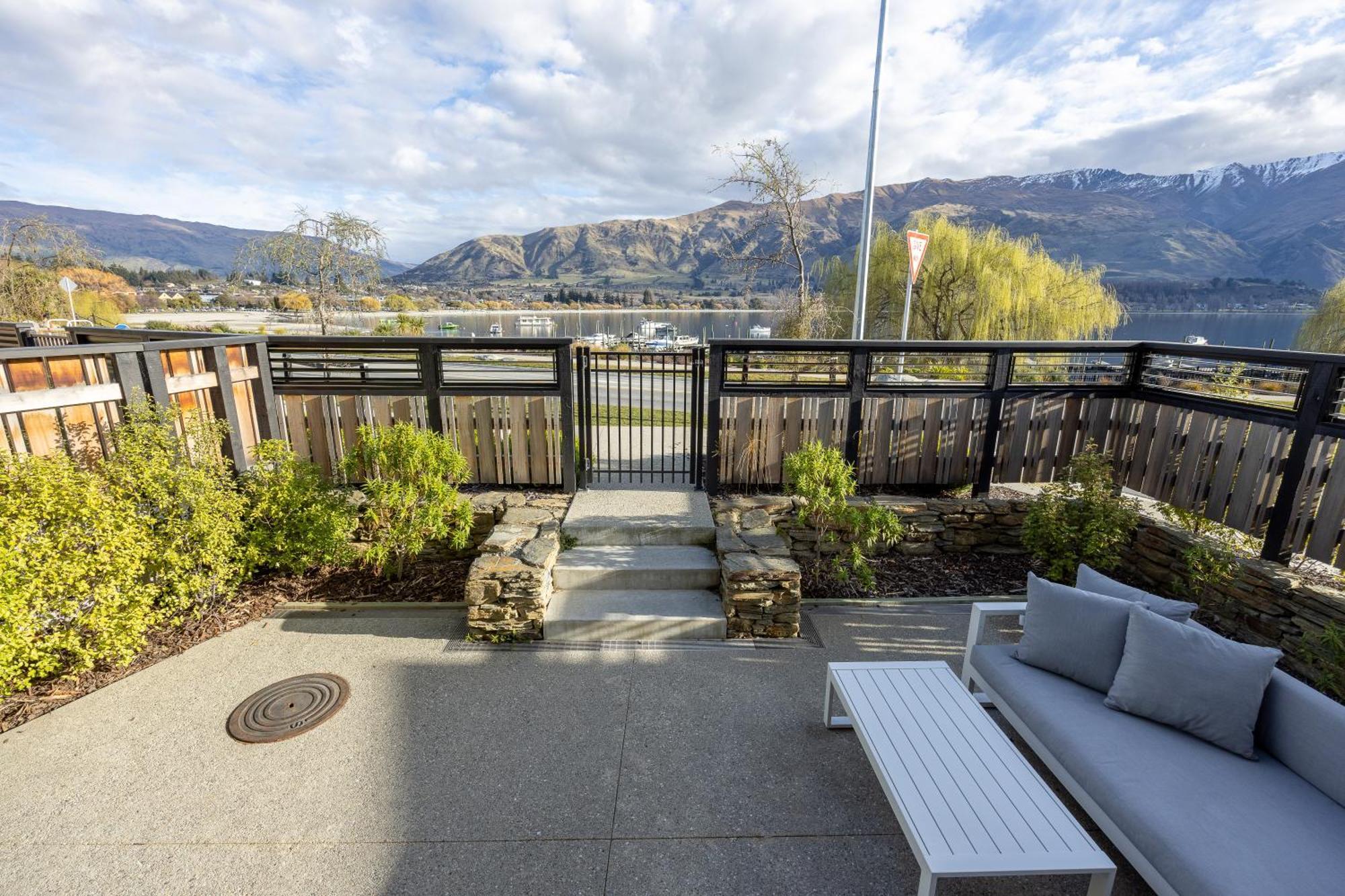 Marina Terrace Apartments, Wanaka Exteriör bild